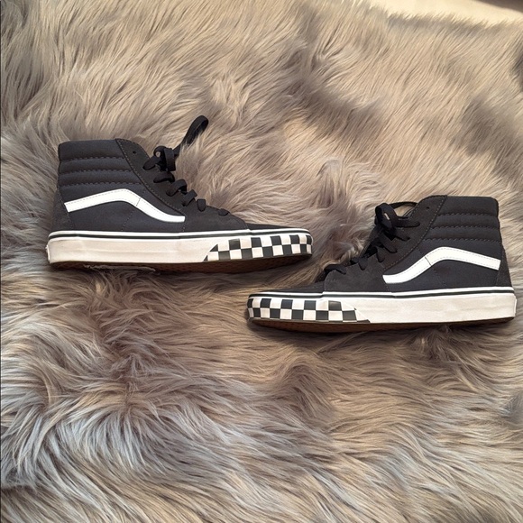 Vans Black and White High-Top Sneakers - Picture 2 of 6